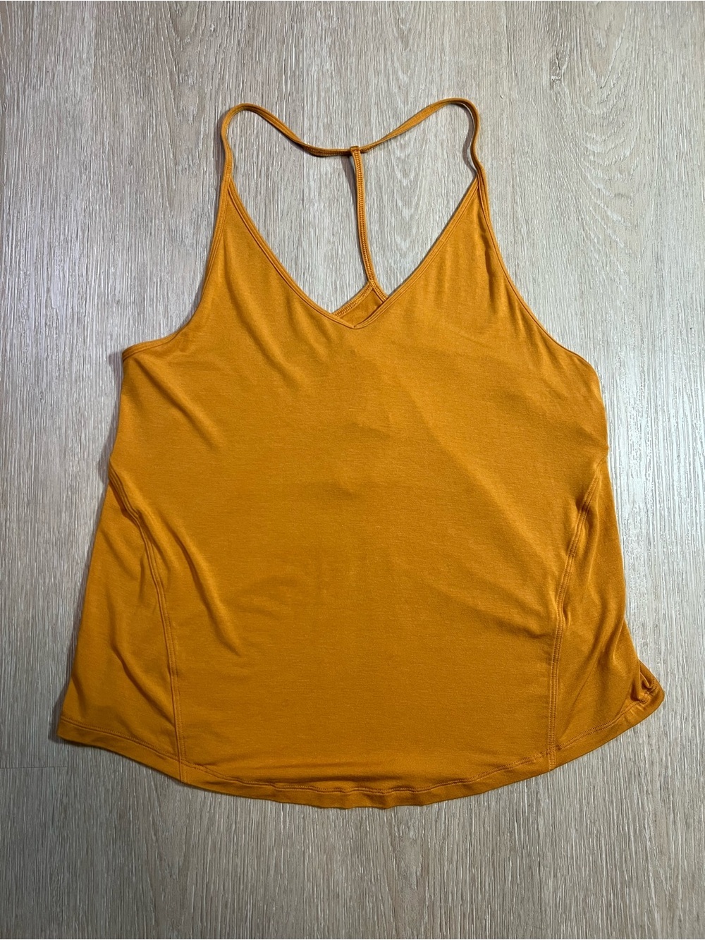 lululemon Open Back Women's Golden Mustard V- Neck Minimalist Size 6 Tank Chic